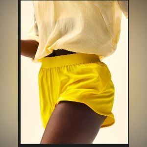 Outdoor Voices Relay 3” Short